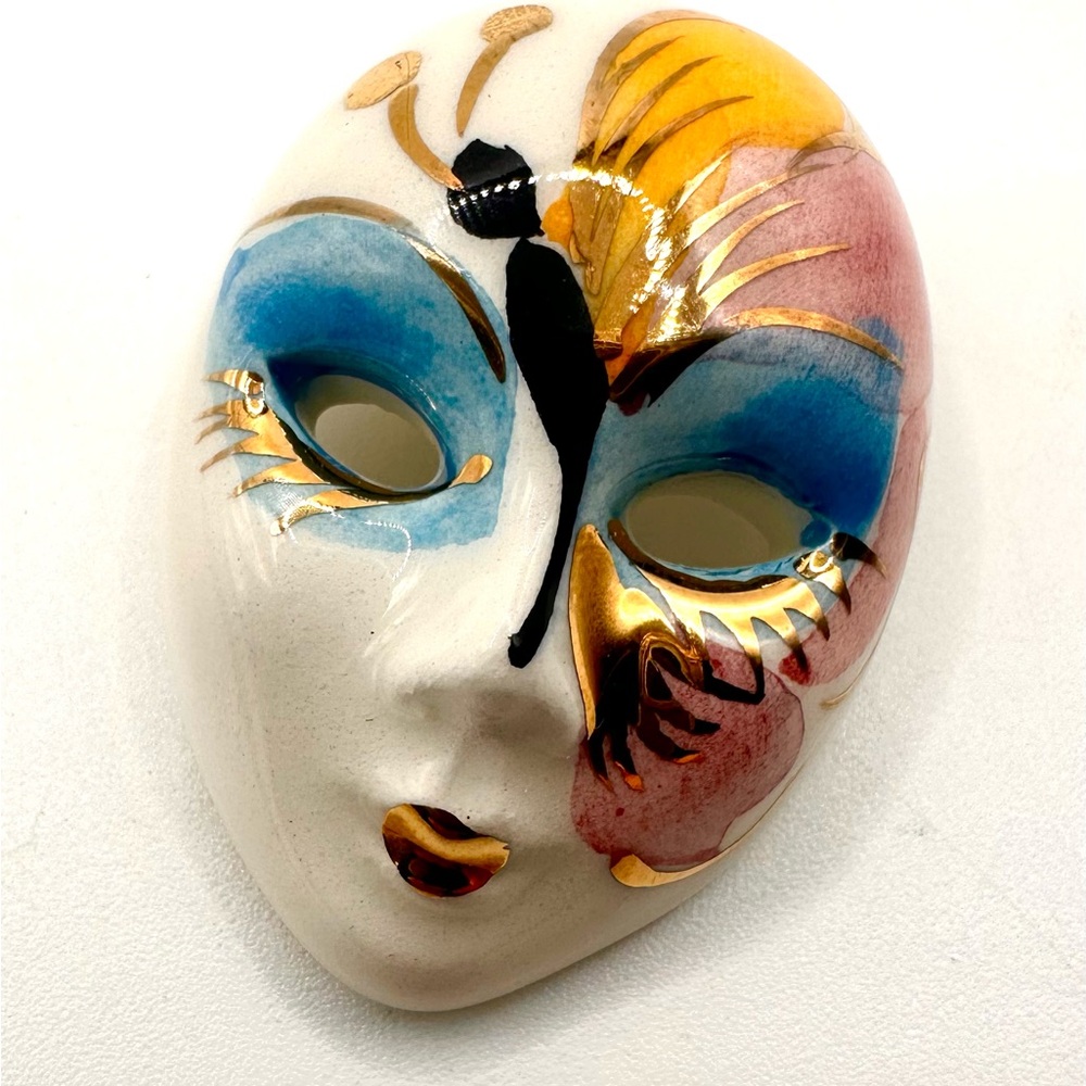 Unique Handmade Porcelain Brochure Traditional Art Mask from Gubbio, Italy 🇮🇹